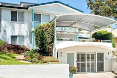 Arabella Stylish Seaside Sanctuary With Views - Australia Accommodation 0