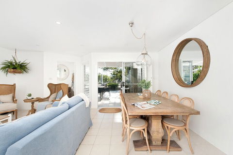 Arabella Stylish Seaside Sanctuary With Views - Australia Accommodation 4