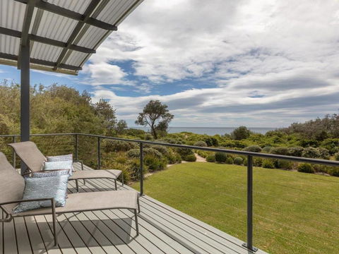 Aloha Direct Beach Access From Property - Australia Accommodation 6