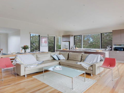 Aloha Direct Beach Access From Property - Australia Accommodation 2