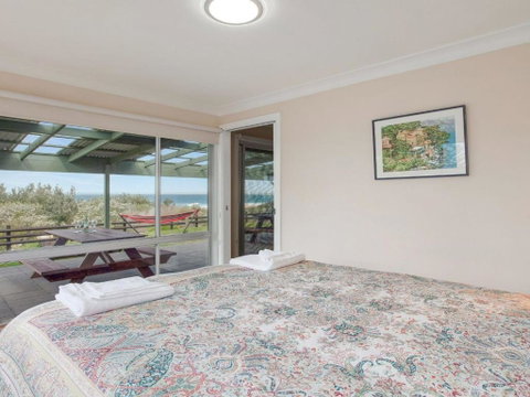 Antonios Paradise Spectacular Views Over Warrain Beach - Australia Accommodation 4