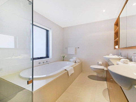 Arum 4 Heritage Park Contemporary & Timeless - Australia Accommodation 2