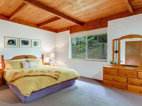 Captains Lookout Elevated Ocean Views Rural Stay - Australia Accommodation 6