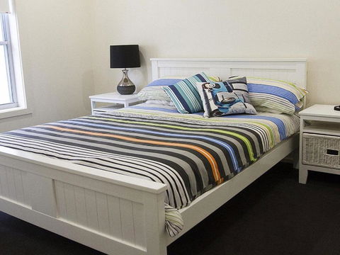 Joness Beach House Perfect Location With Views! - Australia Accommodation 1