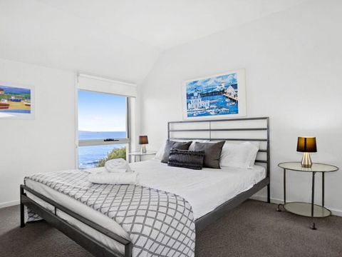Tilbury Breeze Ocean Views Comfort & Style - Australia Accommodation 3