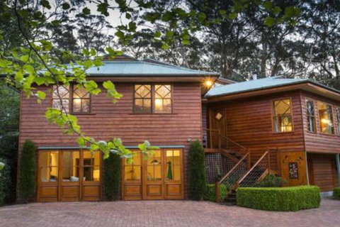 Treetops Elegant Inviting Designer Cedar Home - Australia Accommodation 0