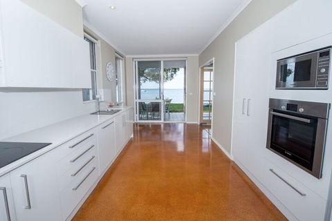 A Foreshore Salamander Bay - Australia Accommodation 5