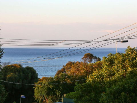 DROMANA BEACH SHACK... - Australia Accommodation 2