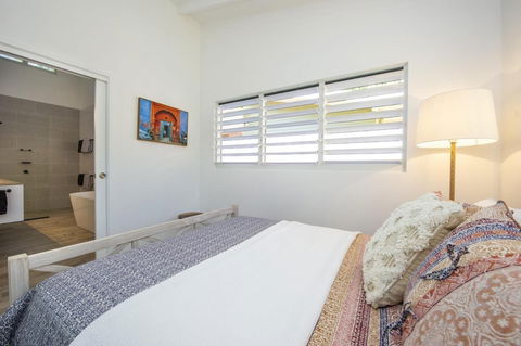 Papillon Bleu - Australia Accommodation 3