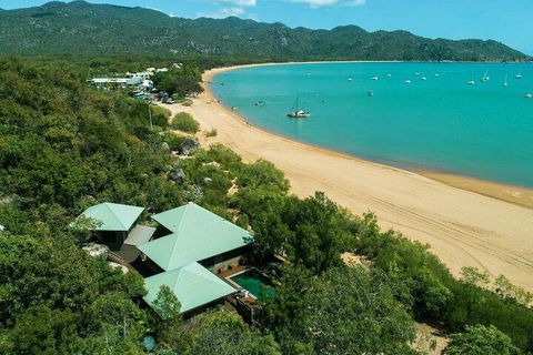Absolute Beachfront - Australia Accommodation 2