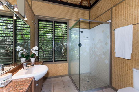 Absolute Beachfront - Australia Accommodation 6