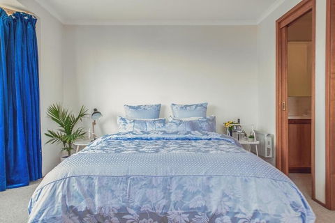 Vintage Cuddle Guest House - Australia Accommodation 2