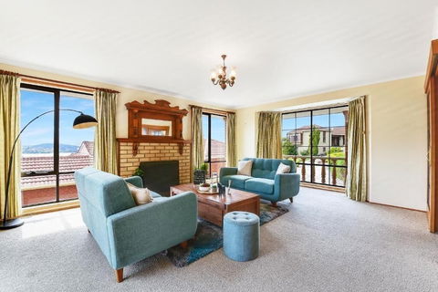 Vintage Cuddle Guest House - Australia Accommodation 4