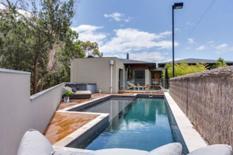 Kalina Retreat Tennis & Pool - Australia Accommodation 0