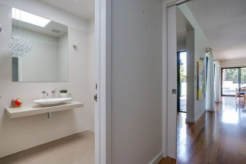 Kalina Retreat Tennis & Pool - Australia Accommodation 2