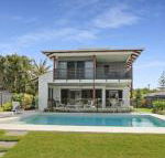 WATERFRONT HOME BORDERING MOOLOOLABA - Australia Accommodation