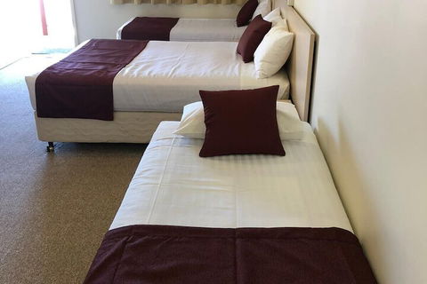 Overlander Motor Lodge - Australia Accommodation 6