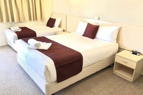 Overlander Motor Lodge - Australia Accommodation 7