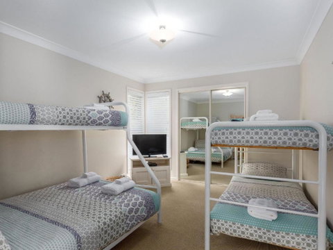 Akarana Beach House :: Jervis Bay Rentals - Australia Accommodation 2