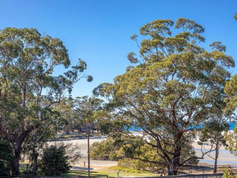 Aqua View (By Jervis Bay Rentals) - Australia Accommodation 4
