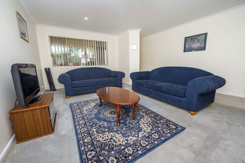 Whitesands Road Unit 2 / 12 - Australia Accommodation 6