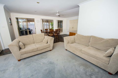 Whitesands Road Unit 2 / 12 - Australia Accommodation 3