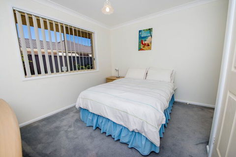 Whitesands Road Unit 2 / 12 - Australia Accommodation 2