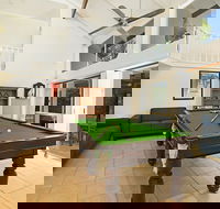 Tropical 5 Bedroom Family Getaway in Noosa Heads - Australia Accommodation