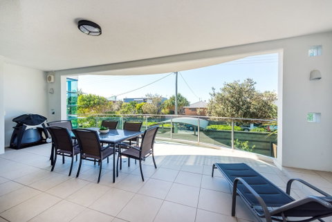 Stylish Beach Side Apartment Unit 5 33 Lorikeet Drive - Australia Accommodation 6