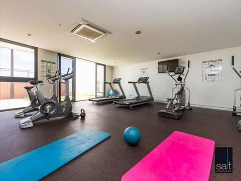 LOCATION LOCATION CITY VIEWS NETFLIX WIFI WINE - Australia Accommodation 3