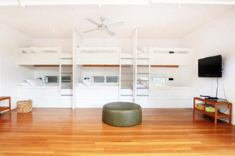 Ayana Beach House Pet Friendly Opposite Beach - Australia Accommodation 4