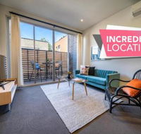Floral on Frew Heart of the CBD Wifi Netflix - Australia Accommodation