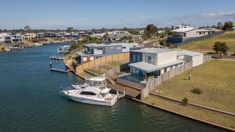 Anchored Access To The Gippsland Lakes - Australia Accommodation 5