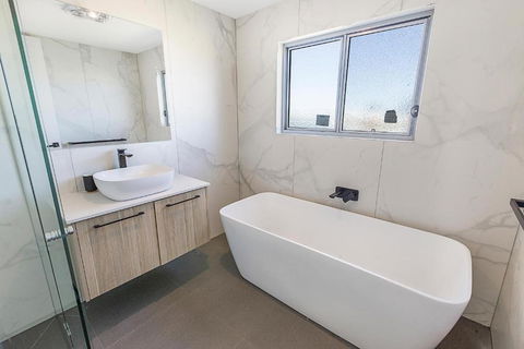 Anchored Access To The Gippsland Lakes - Australia Accommodation 1