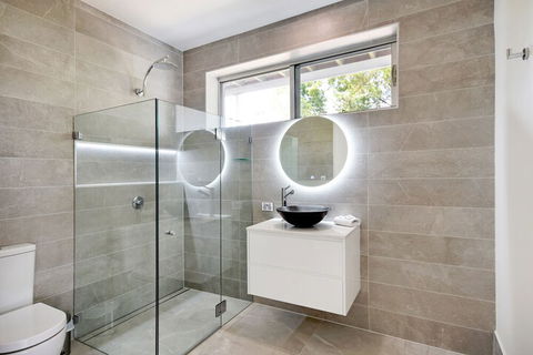The White House Mooloolaba Beach - Australia Accommodation 4