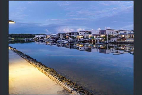 Hope Island Water Front House - Australia Accommodation 2