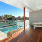 Culbara 23b Modern 5 Bedroom Townhouse On Canal With Plunge Pool Pontoon & Aircon! - Australia Accommodation 0