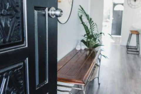 White On Wright Clare - Australia Accommodation 2