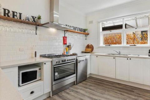 White On Wright Clare - Australia Accommodation 7