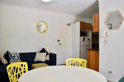 Quiet 1 Bedroom Flat In Concord - Australia Accommodation 1