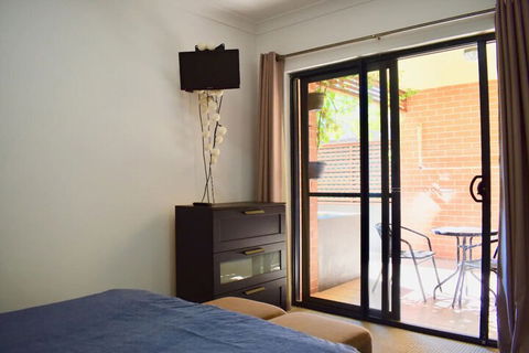 Quiet 1 Bedroom Flat In Concord - Australia Accommodation 6