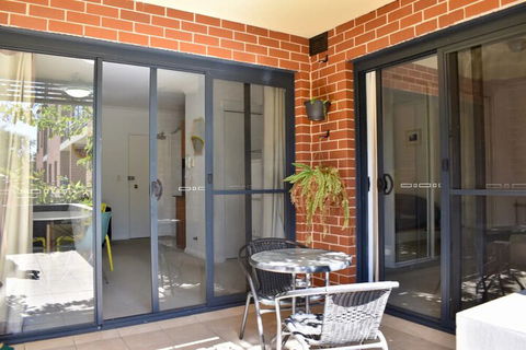 Quiet 1 Bedroom Flat In Concord - Australia Accommodation 0
