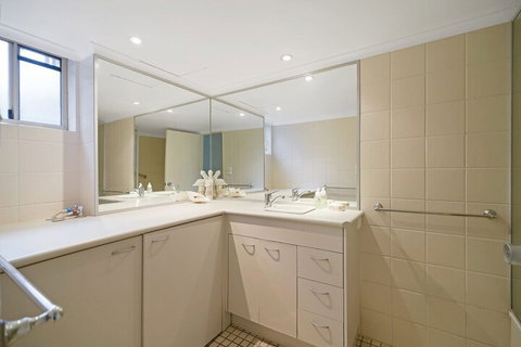 Kingsview - 1/54 Kingfisher Drive - Australia Accommodation 6