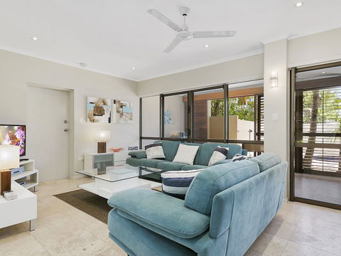 A Superb Location For Enjoying The Best Of Noosa Unit 2 / 69 Noosa Parade - Australia Accommodation 1