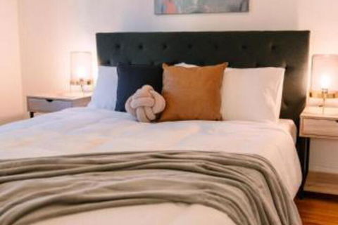 A Wave Away At Glenelg Cosy Unit Near The Beach - Australia Accommodation 7