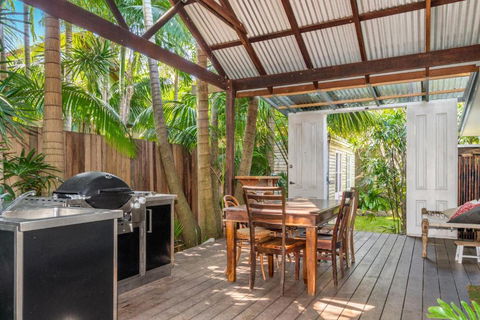 A SWEET ESCAPE Byron Surf Cottage Walk To Byron - Australia Accommodation 2