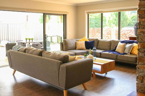 Amaroo - Australia Accommodation 5