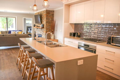 Amaroo - Australia Accommodation 1