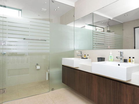 Mitchell 220 BANNISTERS BEACH HOUSE - Australia Accommodation 6