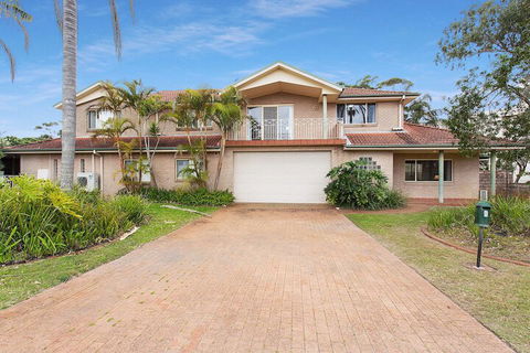 Ajax Avenue 6 - Australia Accommodation 1